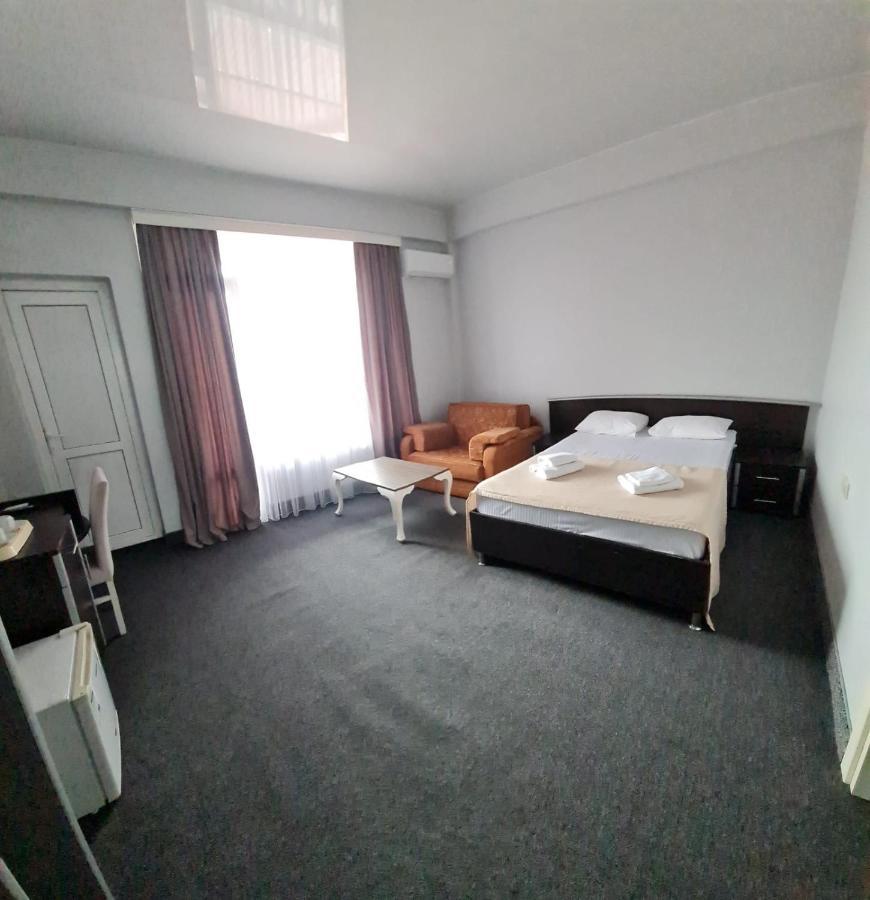 Hotel Genatsvale Батуми Экстерьер фото